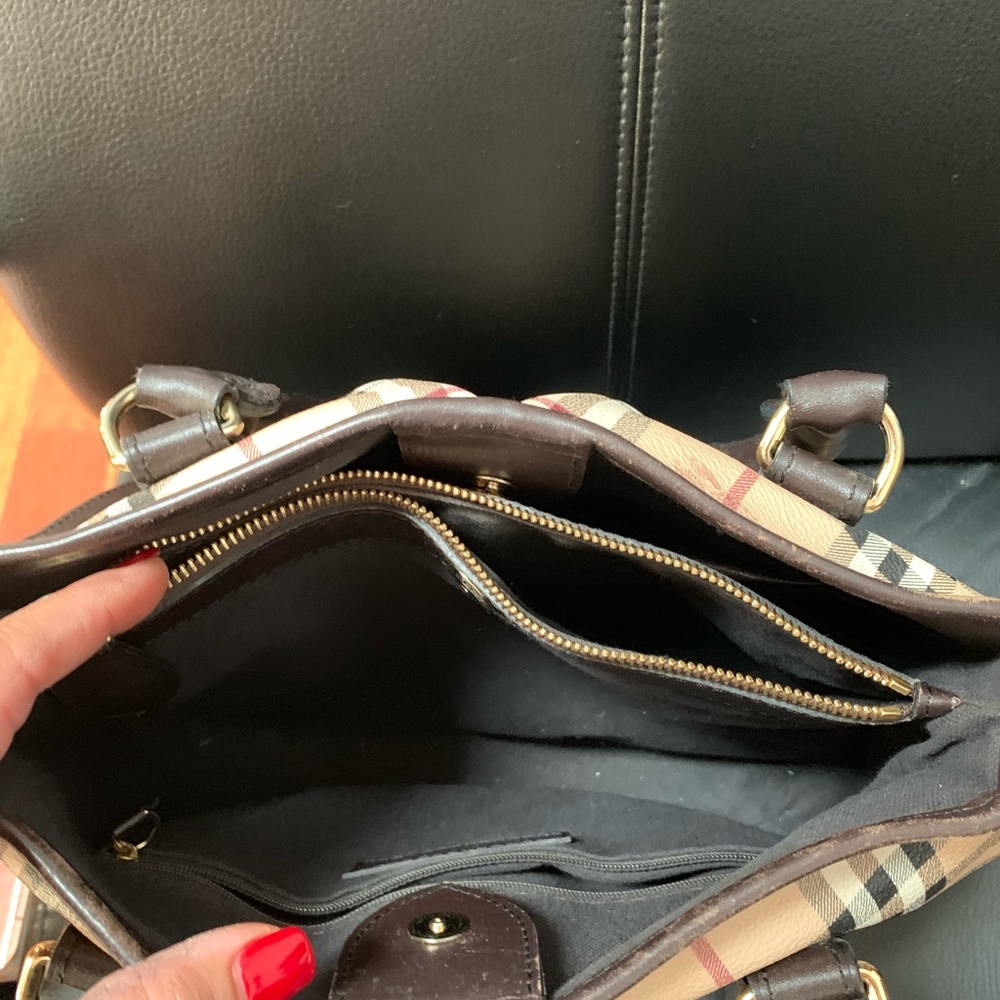 Burberry bag - Picture 3 of 5